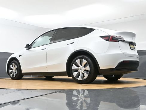 Used 2023 Tesla Model Y Long Range AWD/4WD image 54