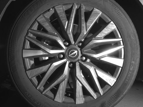 Used 2025 Nissan Altima 2.5 SV image 12