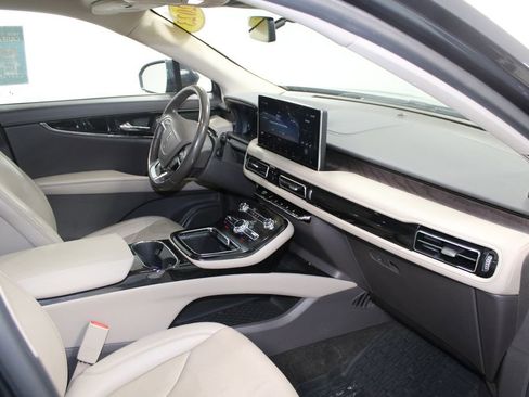 Used 2023 Lincoln Nautilus Reserve image 31