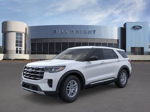 New 2025 Ford Explorer Active RWD image 2