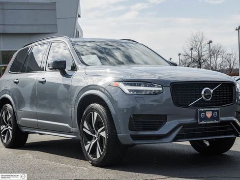 Used 2022 Volvo XC90 T8 R-Design w/ Advanced Package image 1