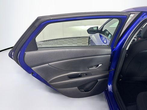 Used 2024 Hyundai Elantra SEL FWD image 27