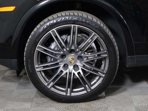 Used 2017 Porsche Cayenne AWD/4WD image 24