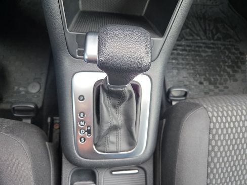 Used 2010 Volkswagen Tiguan S image 19