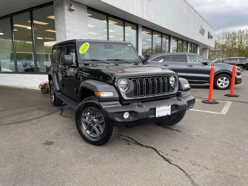 Used 2024 Jeep Wrangler Unlimited Sport AWD/4WD image 3