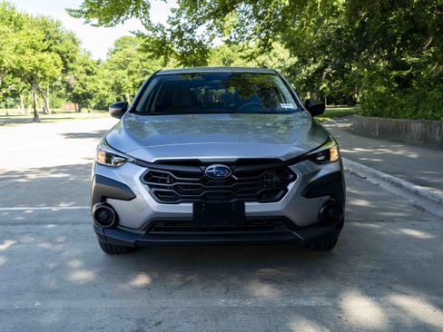 Used 2024 Subaru Crosstrek 2.0i AWD/4WD image 3