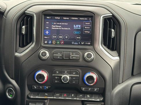 Used 2022 GMC Sierra 1500 AT4 w/ AT4 Premium Package AWD/4WD image 16