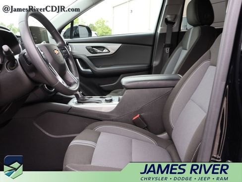 Used 2025 Chevrolet Blazer LT AWD/4WD image 22