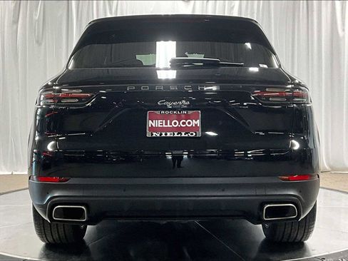 Used 2021 Porsche Cayenne image 9