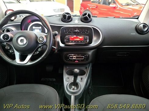 Used 2018 smart fortwo electric drive RWD image 17