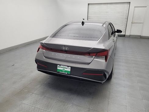 Used 2024 Hyundai Elantra SEL FWD image 7