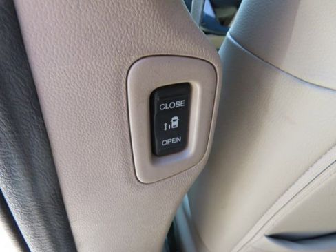 Used 2012 Honda Odyssey EX-L image 16