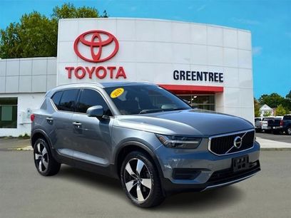 Used 2019 Volvo XC40 T5 Momentum