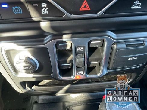 Used 2023 Jeep Wrangler Unlimited w/ Sun & Screen Package AWD/4WD image 17