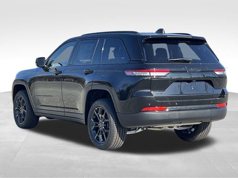 New 2025 Jeep Grand Cherokee Limited image 30