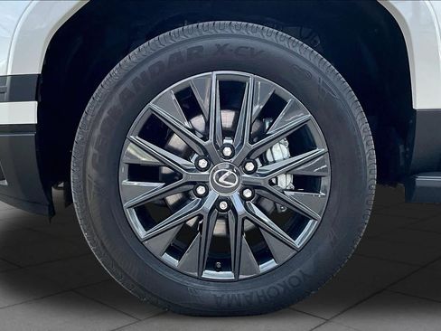 Used 2025 Lexus GX 550 w/ Cold Area Package AWD/4WD image 11