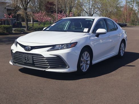 Used 2023 Toyota Camry LE FWD image 1