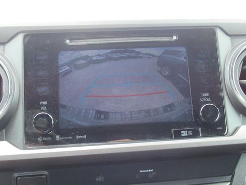 Used 2019 Toyota Tacoma TRD Sport RWD image 25