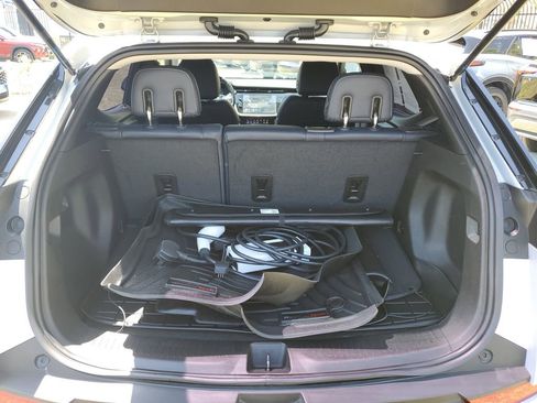 Used 2023 Chevrolet Bolt EUV Premier w/ Sun & Sound Package FWD image 9