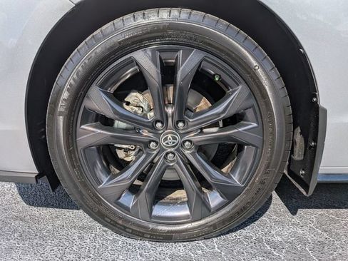 Used 2025 Toyota Sienna XSE FWD image 11