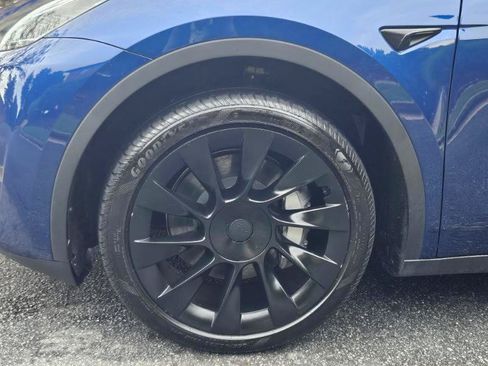 Used 2023 Tesla Model Y AWD image 18