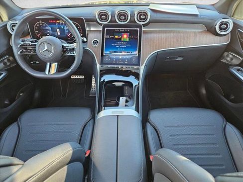 Certified 2025 Mercedes-Benz GLC 300 4MATIC image 18