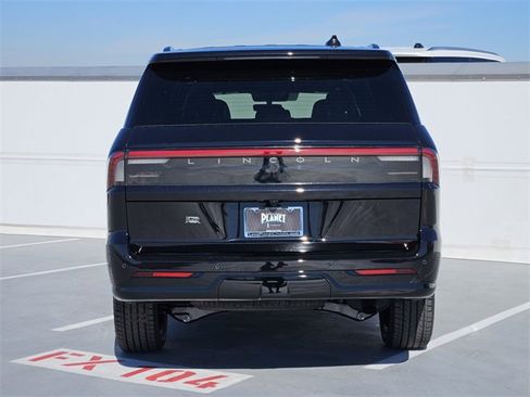 New 2025 Lincoln Navigator Reserve w/ Jet Appearance Package image 6