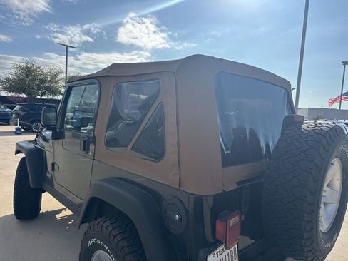 Used 2005 Jeep Wrangler Rubicon image 4