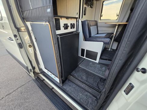 Used 2020 Mercedes-Benz Sprinter 2500 image 49