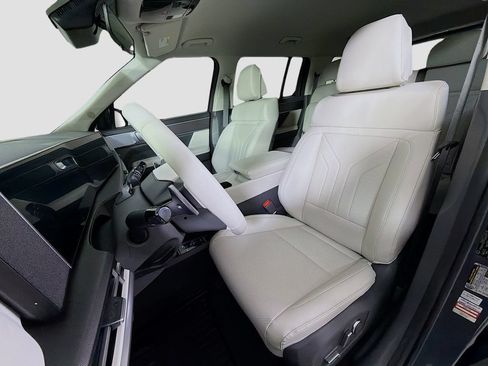 Used 2026 Hyundai Santa Fe SEL FWD image 12