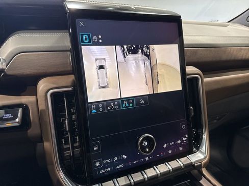 Used 2025 GMC Yukon Denali Ultimate image 24
