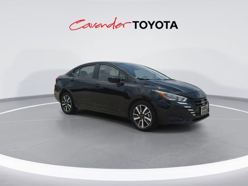 Used 2025 Nissan Versa SV FWD image 2
