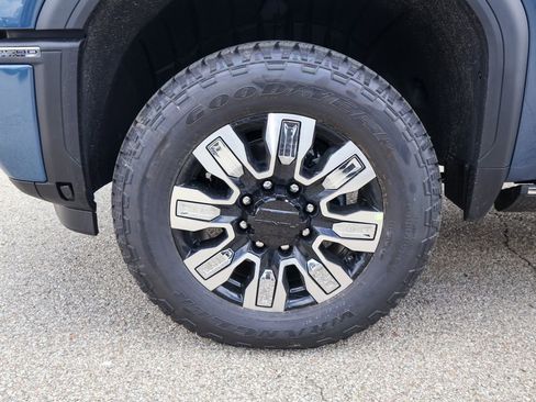 New 2026 GMC Sierra 2500 Denali w/ Denali Reserve Package AWD/4WD image 39