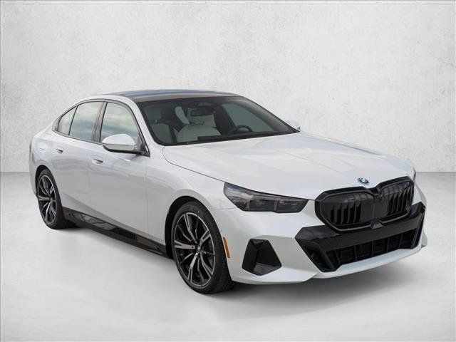 Used 2027 BMW 550e xDrive w/ Executive Package AWD/4WD image 7