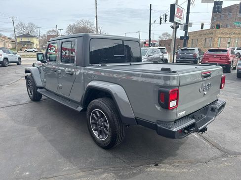 Used 2022 Jeep Gladiator Overland w/ Popular Equipment Package image 5