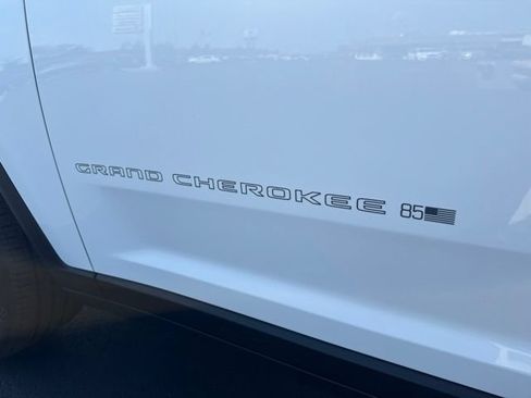 New 2026 Jeep Grand Cherokee L Limited AWD/4WD image 10