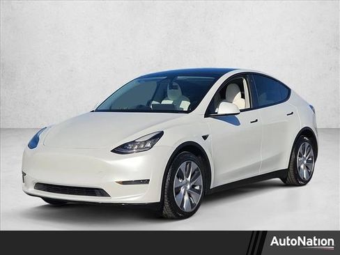 Used 2020 Tesla Model Y Long Range image 1