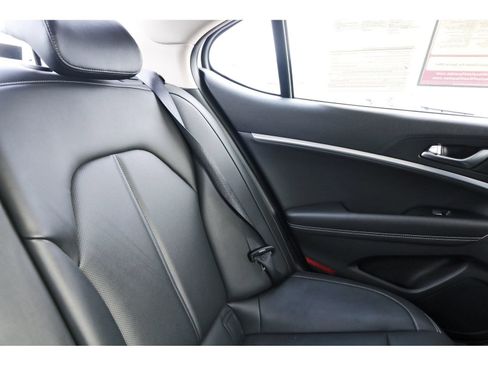 Used 2025 Genesis G70 2.5T RWD image 14