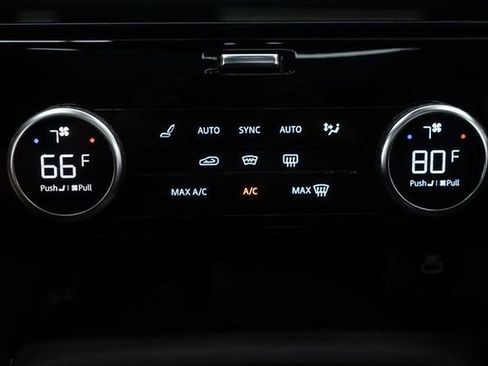 Used 2023 Land Rover Discovery S R-Dynamic image 40