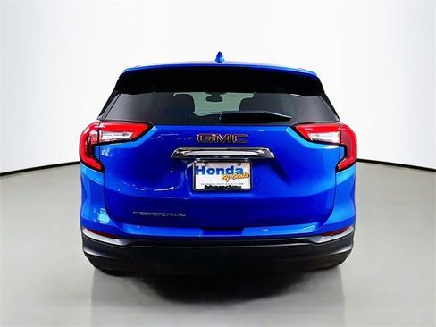 Used 2024 GMC Terrain SLE image 22