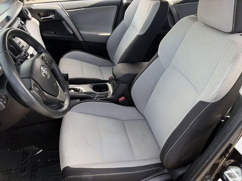 Used 2018 Toyota RAV4 XLE w/ Plus Extra Value Package FWD image 7
