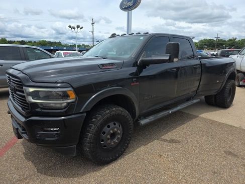 Used 2022 RAM 3500 Laramie w/ Night Edition AWD/4WD image 3