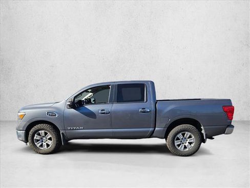 Used 2017 Nissan Titan SV image 7