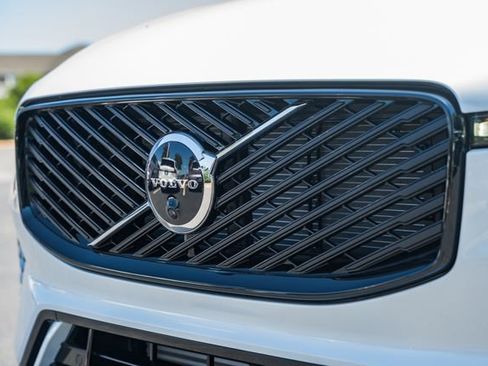 New 2026 Volvo XC60 T8 Ultra w/ Protection Package Premier AWD/4WD image 12