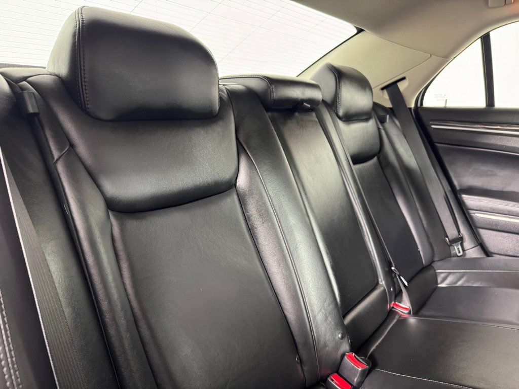 Used 2016 Chrysler 300 Limited RWD image 24