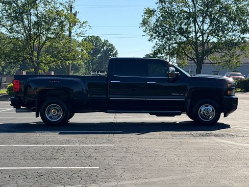 Used 2019 Chevrolet Silverado 3500 LTZ w/ Duramax Plus Package AWD/4WD image 5