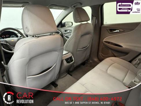 Used 2021 Chevrolet Malibu LT image 40