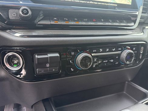 Used 2022 Chevrolet Silverado 1500 ZR2 image 22