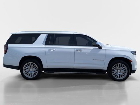 Used 2023 Chevrolet Suburban Premier AWD/4WD image 3