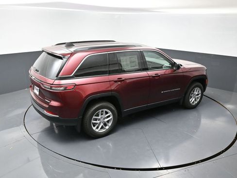 New 2025 Jeep Grand Cherokee Laredo X w/ Luxury Tech Group I image 39